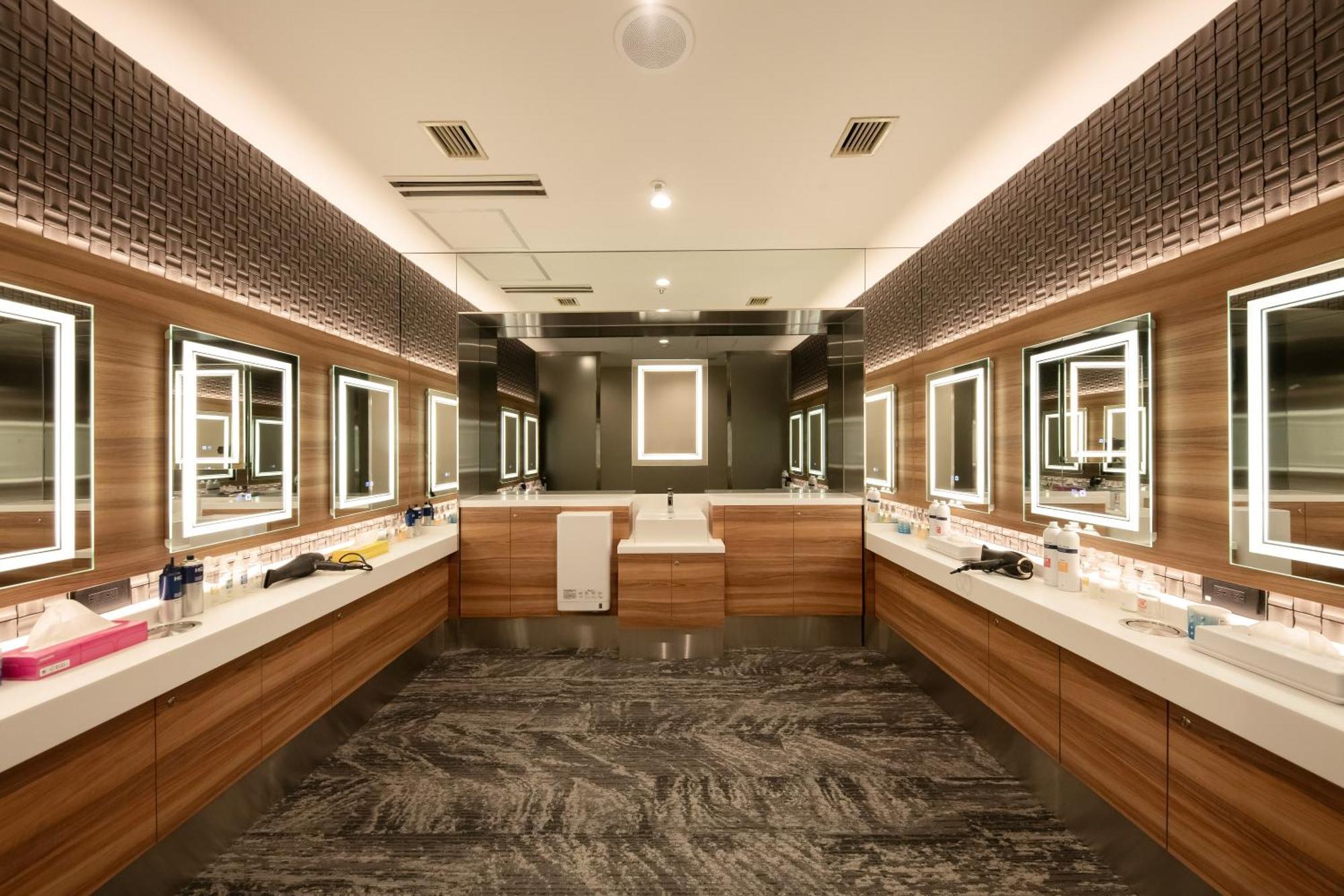 Sauna & Capsule Amza Ōsaka Extérieur photo