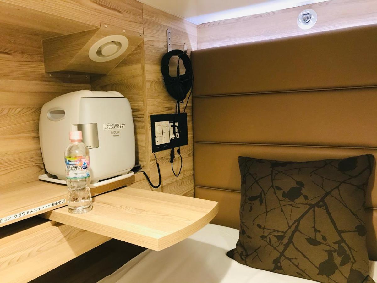 Sauna & Capsule Amza Ōsaka Extérieur photo