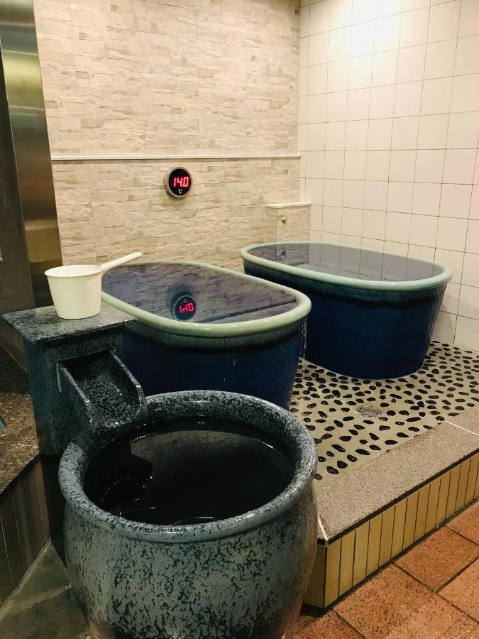 Sauna & Capsule Amza Ōsaka Extérieur photo
